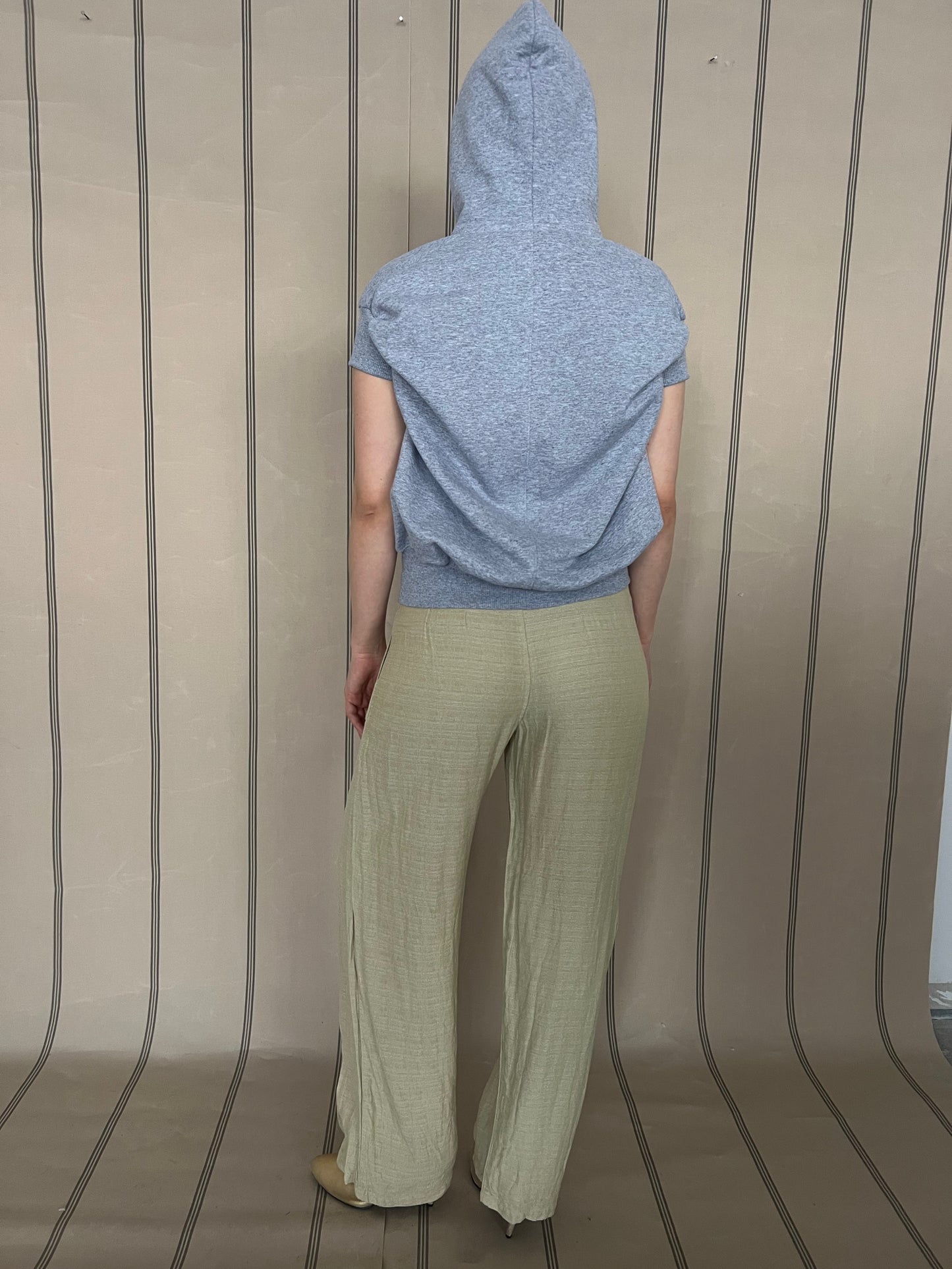 Long strap cropped hoodie