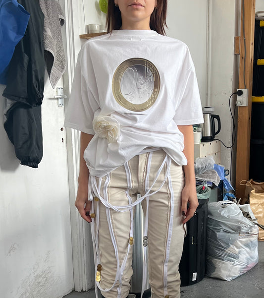Tee with rose